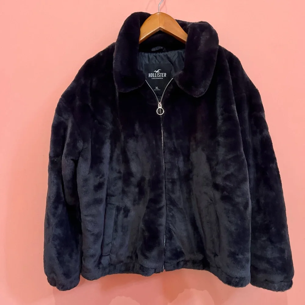 Hollister Black Plush Jacket - Picture 1 of 6
